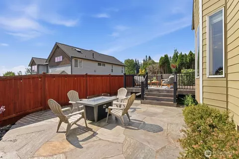 Exterior - 23929 22nd Ave W, Bothell, WA 98021 photo 5 of 8