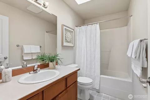Bath - 23929 22nd Ave W, Bothell, WA 98021 photo 3 of 3