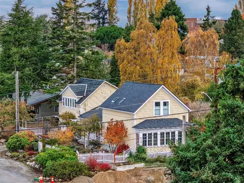 1740 Lawrence St, Port Townsend, WA 98368