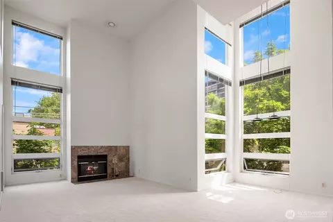 Living - 535 Summit Ave E #403, Seattle, WA 98102 photo 4 of 9