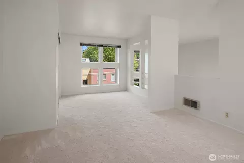 Living - 535 Summit Ave E #403, Seattle, WA 98102 photo 7 of 9