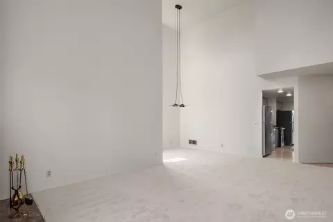 Living - 535 Summit Ave E #403, Seattle, WA 98102 photo 6 of 9
