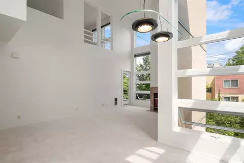 Living - 535 Summit Ave E #403, Seattle, WA 98102 photo 5 of 9
