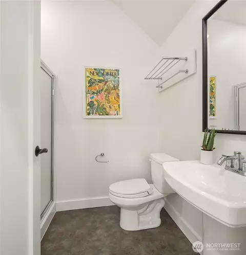 Bath - 429 13th Ave E, Seattle, WA 98102 photo 1 of 3