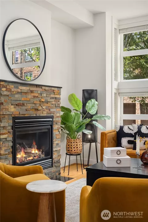 Living - 429 13th Ave E, Seattle, WA 98102 photo 3 of 3