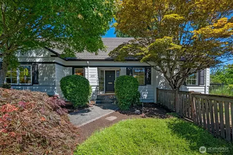 4902 NE 70th St, Seattle, WA 98115