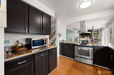 Kitchen - 204 Michael Ave, Enumclaw, WA 98022 photo 4 of 7