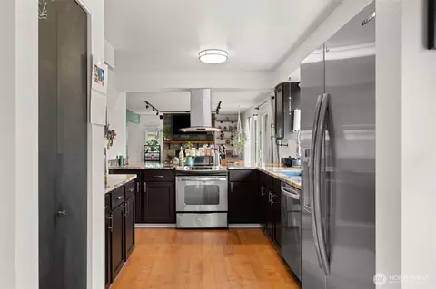 Kitchen - 204 Michael Ave, Enumclaw, WA 98022 photo 1 of 7