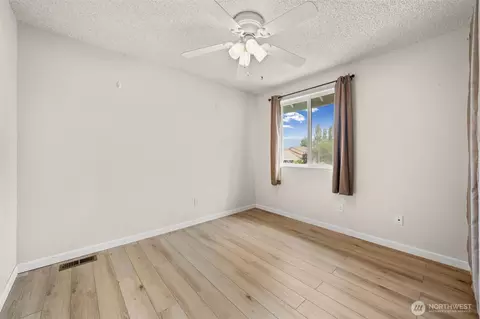Bedroom - 204 Michael Ave, Enumclaw, WA 98022 photo 4 of 4