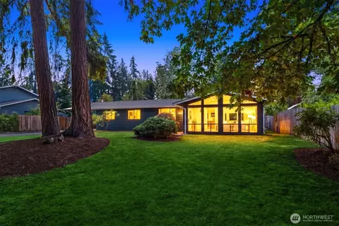 10044 Slater Ave NE, Kirkland, WA 98033