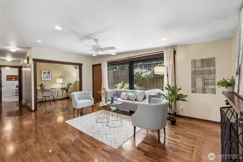 3222 NE 85th St, Seattle, WA 98115