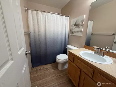 Bath - 1709 Silver Lake Rd, Everett, WA 98208 photo 3 of 3