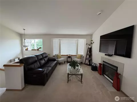 Living - 1709 Silver Lake Rd, Everett, WA 98208 photo 1 of 3