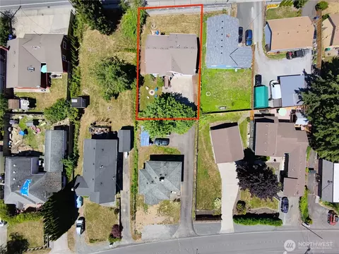 View/Area - 1709 Silver Lake Rd, Everett, WA 98208 photo 3 of 5