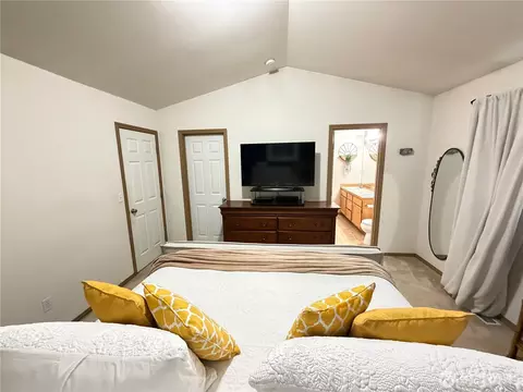 Bedroom - 1709 Silver Lake Rd, Everett, WA 98208 photo 3 of 4