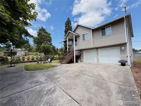 Exterior - 1709 Silver Lake Rd, Everett, WA 98208 photo 4 of 10