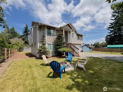 Exterior - 1709 Silver Lake Rd, Everett, WA 98208 photo 2 of 10