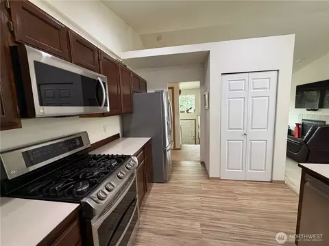 Kitchen - 1709 Silver Lake Rd, Everett, WA 98208 photo 3 of 3