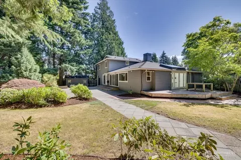 8510 SE 72nd St, Mercer Island, WA 98040