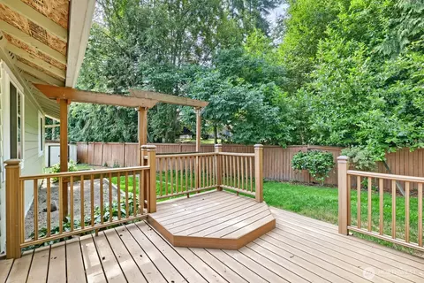 Exterior - 6018 4th Dr W, Everett, WA 98203 photo 4 of 4