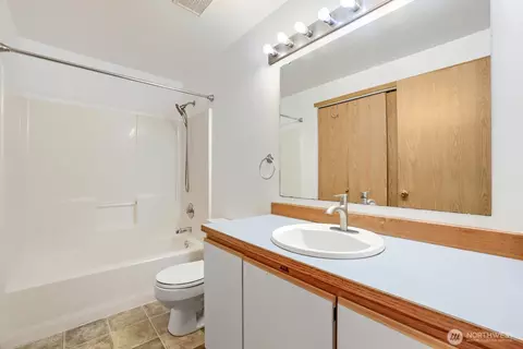 Bath - 6018 4th Dr W, Everett, WA 98203 photo 1 of 1