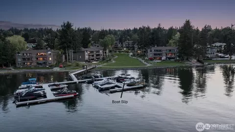 17498 NE 40th Pl #I1, Redmond, WA 98052