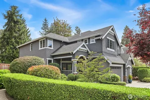 Exterior - 2029 240th Pl SE, Bothell, WA 98021 photo 4 of 10