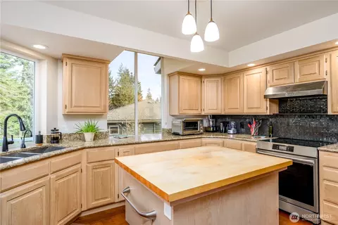 Kitchen - 193 Fairway Dr, Sequim, WA 98382 photo 4 of 5
