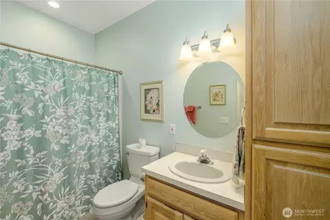 Bath - 193 Fairway Dr, Sequim, WA 98382 photo 6 of 6