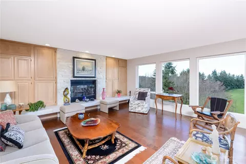 Living - 193 Fairway Dr, Sequim, WA 98382 photo 2 of 3