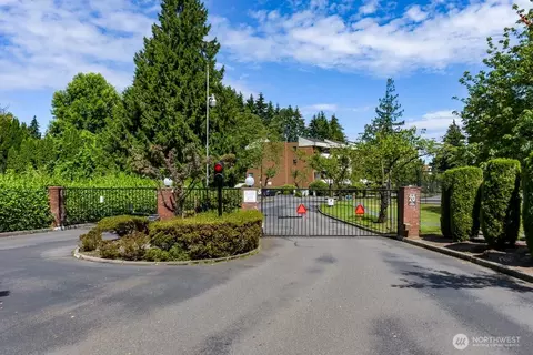 10830 Glen Acres Dr S #T9, Seattle, WA 98168
