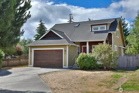 4876 Breezefair Rd, Freeland, WA 98249