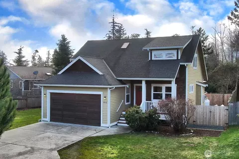 4876 Breezefair Rd, Freeland, WA 98249