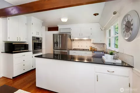 Kitchen - 23200 19th Ave SE, Bothell, WA 98021 photo 1 of 5