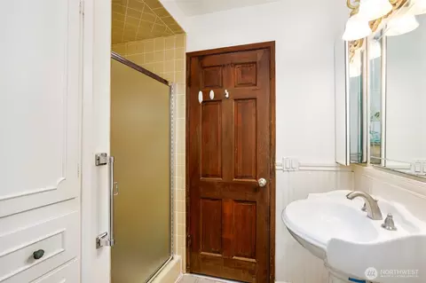 Bath - 23200 19th Ave SE, Bothell, WA 98021 photo 1 of 4