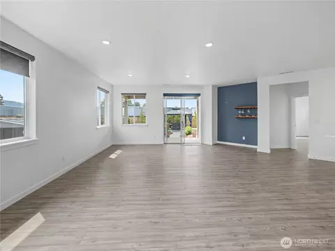 Living - 3530 Edith Ave, Enumclaw, WA 98022 photo 2 of 2