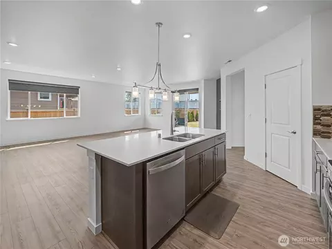 Kitchen - 3530 Edith Ave, Enumclaw, WA 98022 photo 2 of 2