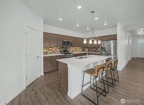 Kitchen - 3530 Edith Ave, Enumclaw, WA 98022 photo 1 of 2