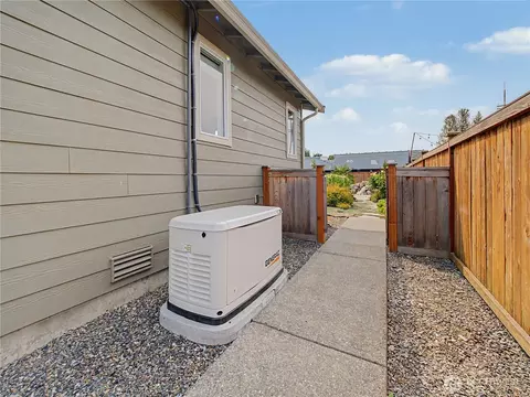 Exterior - 3530 Edith Ave, Enumclaw, WA 98022 photo 8 of 8