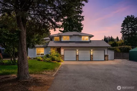 820 Monroe Ave NE, Renton, WA 98056
