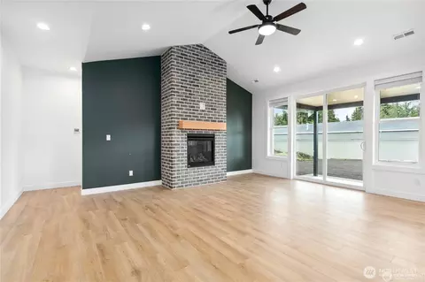 Living - 1110 Night Hawk Way, Everson, WA 98247 photo 4 of 7