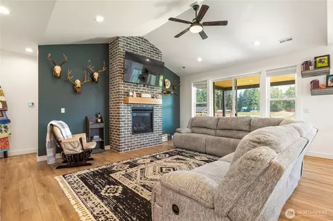 Living - 1110 Night Hawk Way, Everson, WA 98247 photo 3 of 7