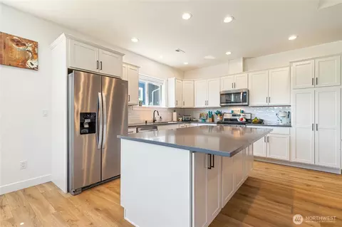 Kitchen - 1110 Night Hawk Way, Everson, WA 98247 photo 4 of 5