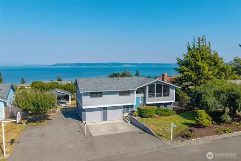 1264 Eagle Crest Dr, Oak Harbor, WA 98277