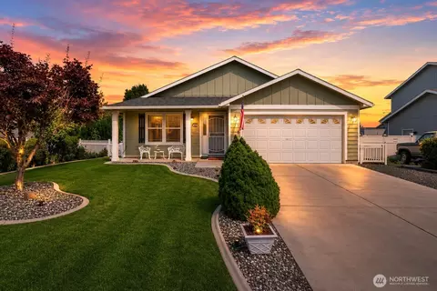 808 Willow Ave NE, Quincy, WA 98848