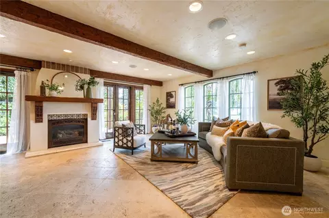 122 Waverly Way, Kirkland, WA 98033
