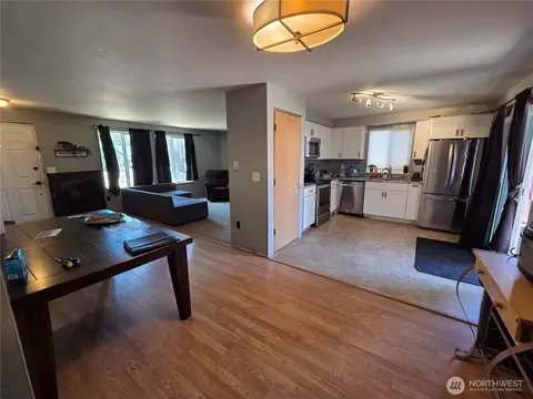 412 Mckenzie Ave SW, Yelm, WA 98597