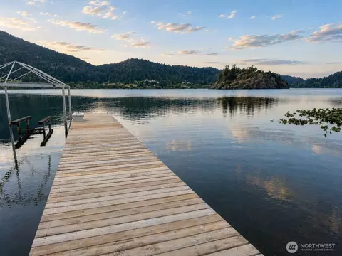 5663 S Campbell Lake Rd, Anacortes, WA 98221