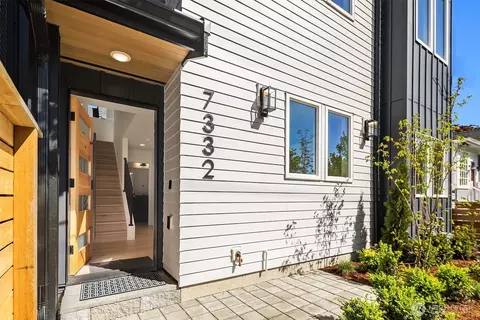7332 25th Ave NW, Seattle, WA 98117
