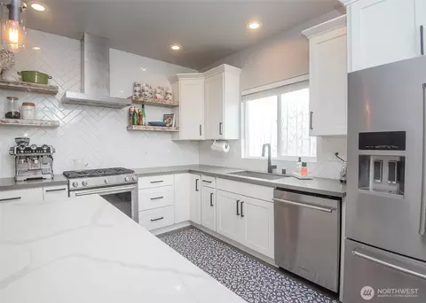 Kitchen - 4131 142nd St SE, Mill Creek, WA 98012 photo 5 of 5